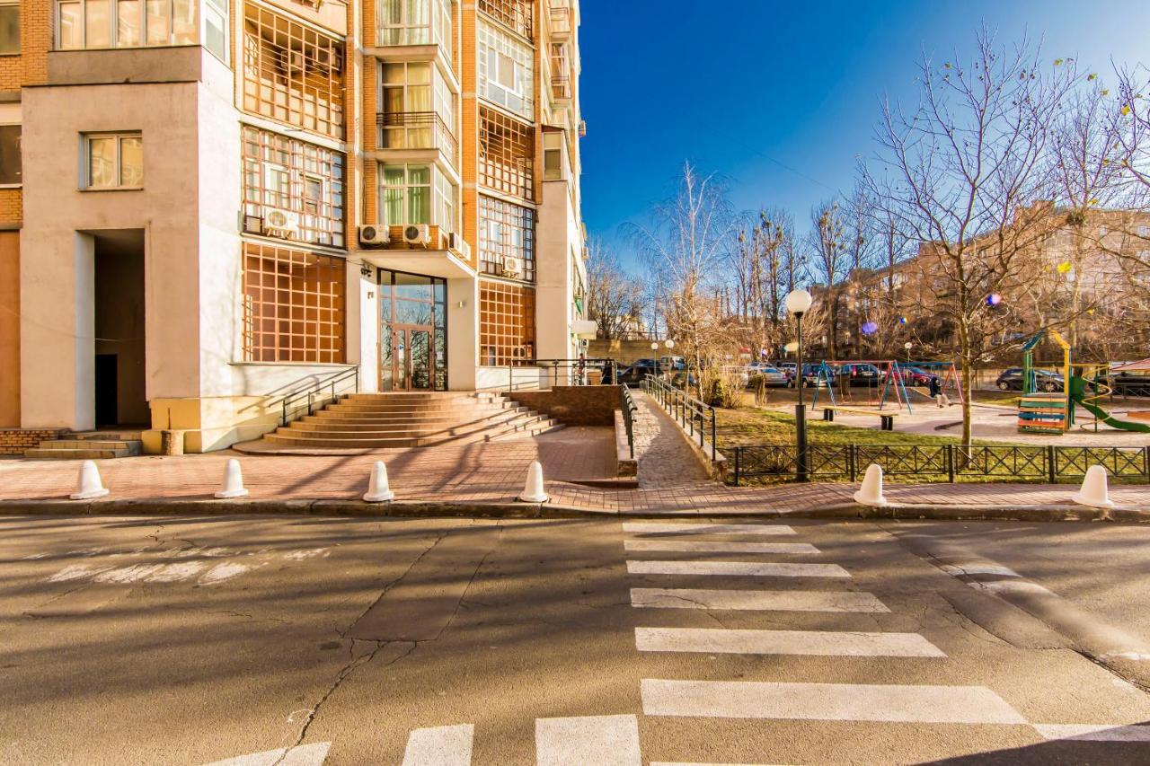 2К Квартира У Новому Будинку, Печерськ Kyiv Exterior photo